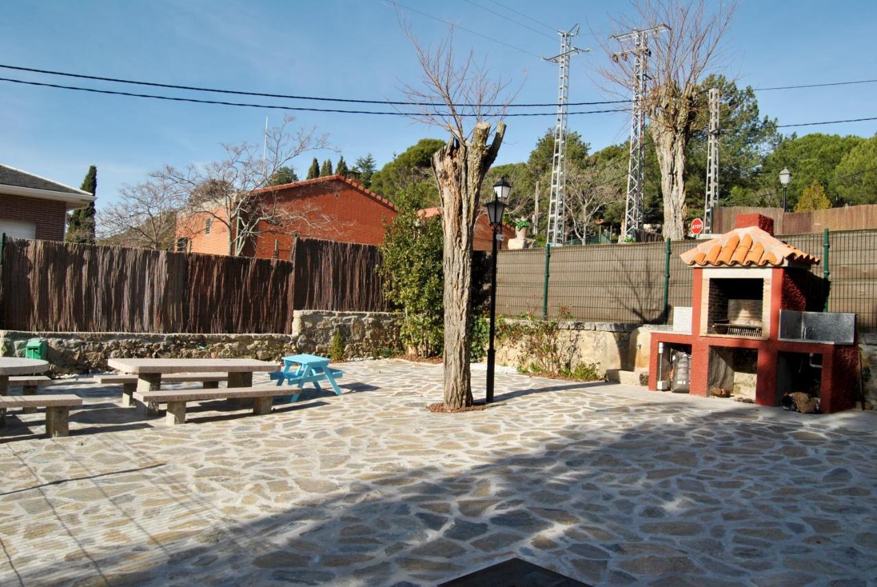 Complejo Casas Rurales Mansiones Y Villas Deluxe Collado Mediano Exteriör bild