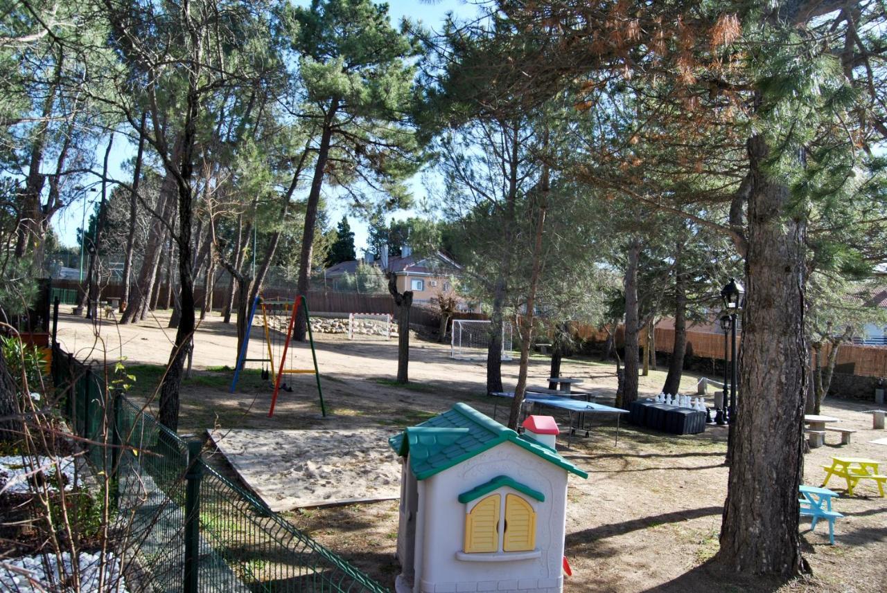 Complejo Casas Rurales Mansiones Y Villas Deluxe Collado Mediano Exteriör bild