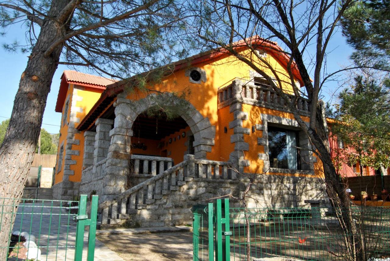 Complejo Casas Rurales Mansiones Y Villas Deluxe Collado Mediano Exteriör bild